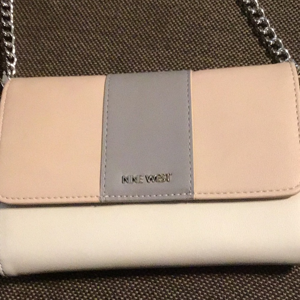 Nine West crossbody/wallet - Picture 2 of 7